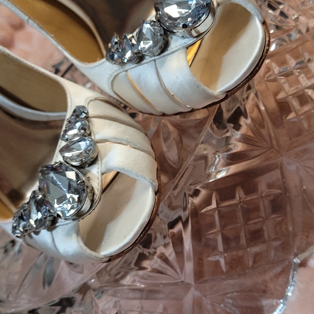 BADGLEY MISCHKA HEELS 👠 - Picture 3 of 11